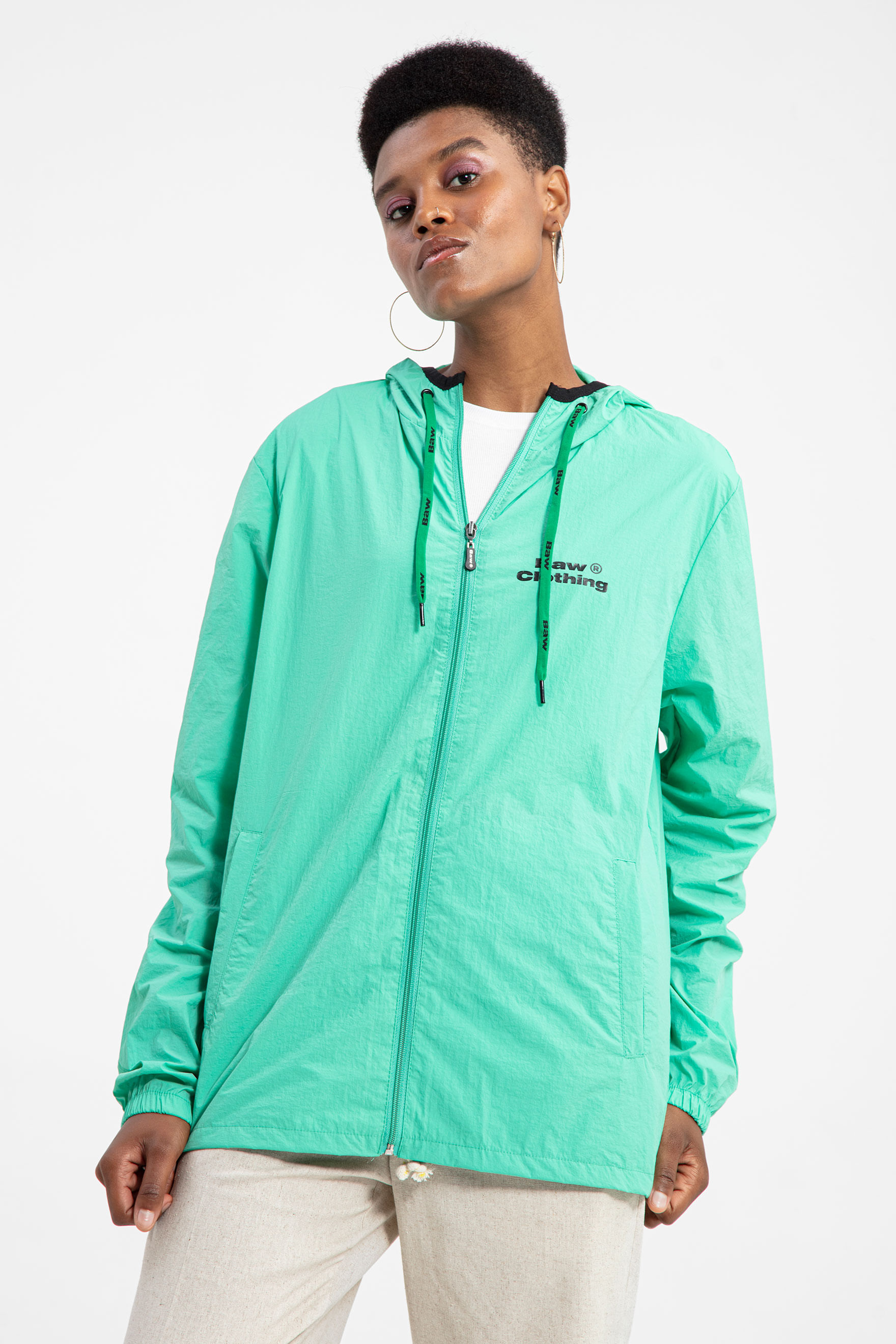 LIGHT WINDBREAKER