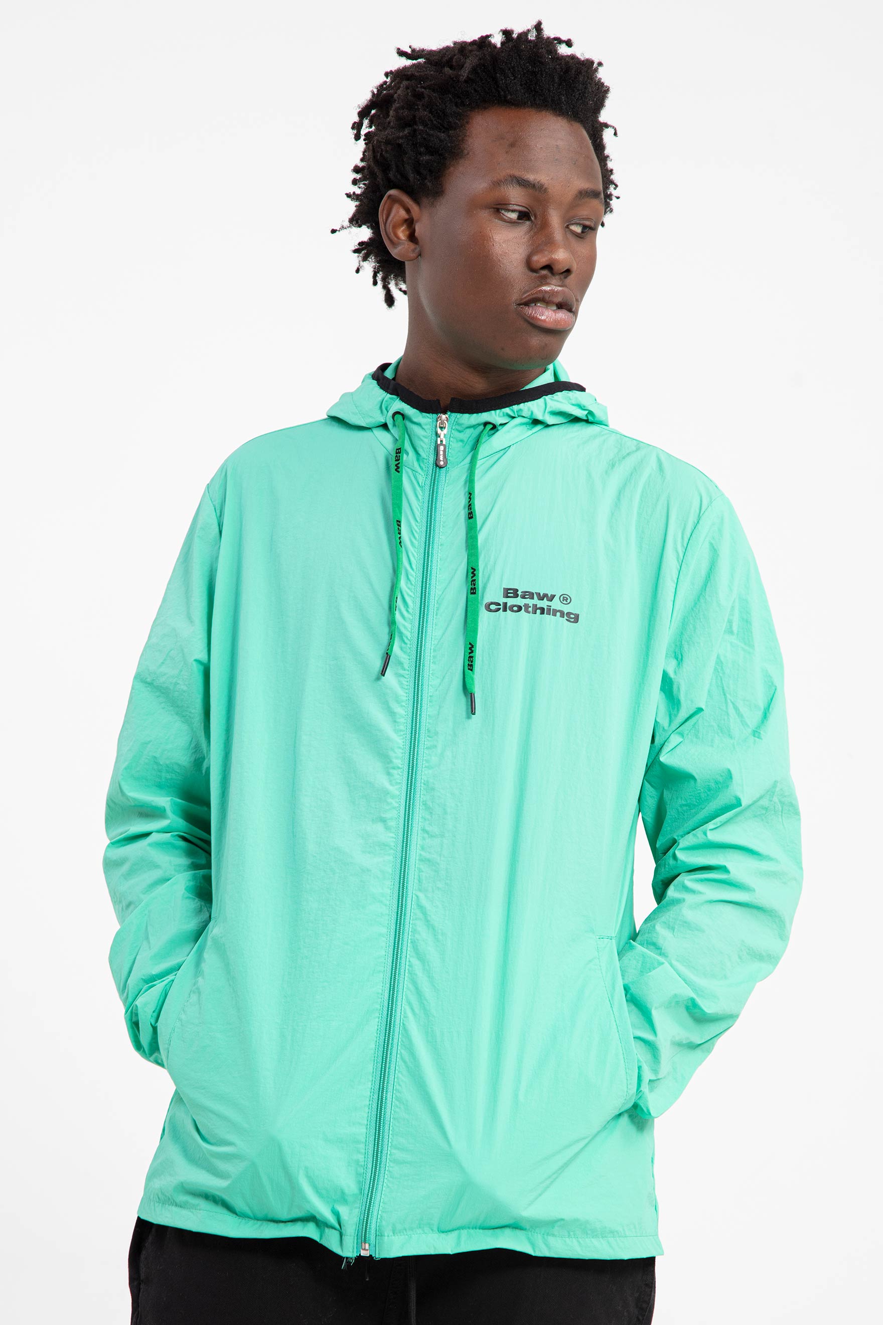 LIGHT WINDBREAKER