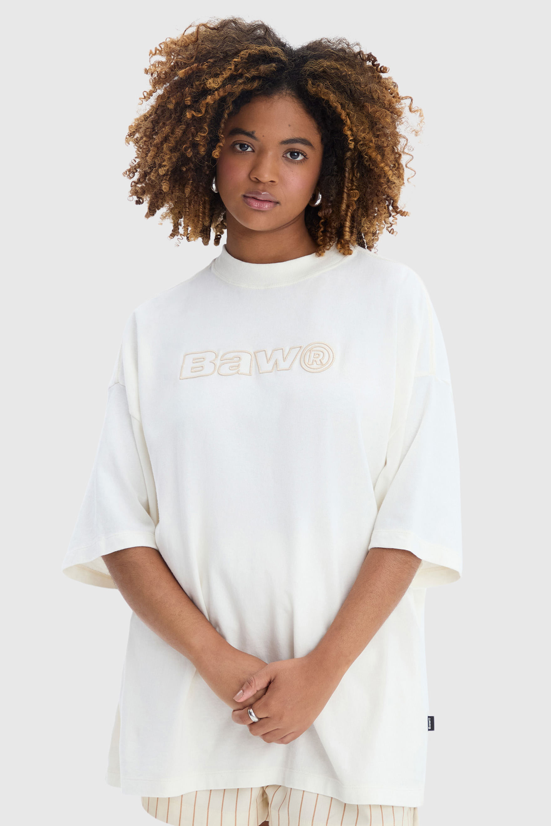 CAMISETA OVERSIZED OUTLINE