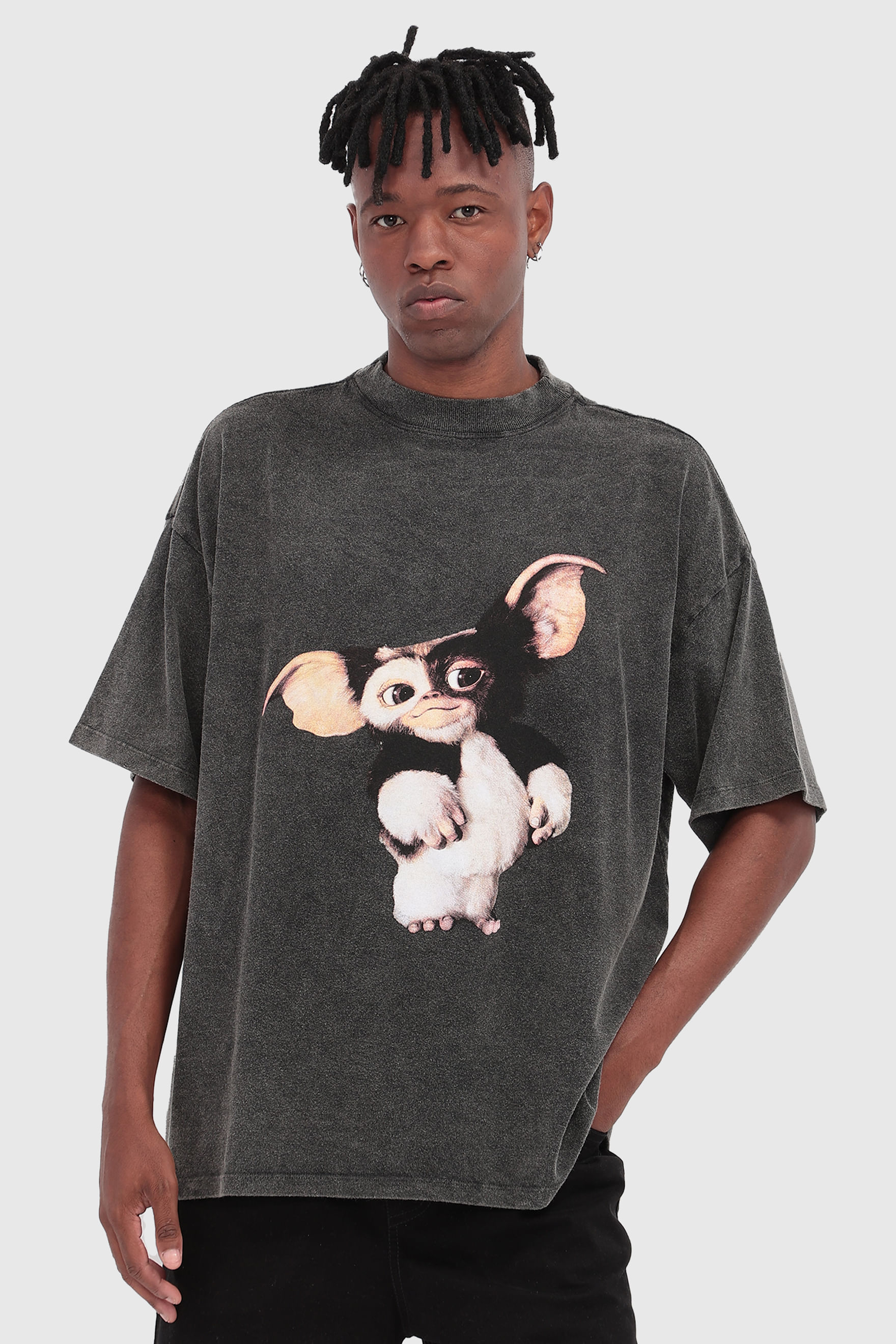 Camiseta New Over Gizmo Baw X Gremlins