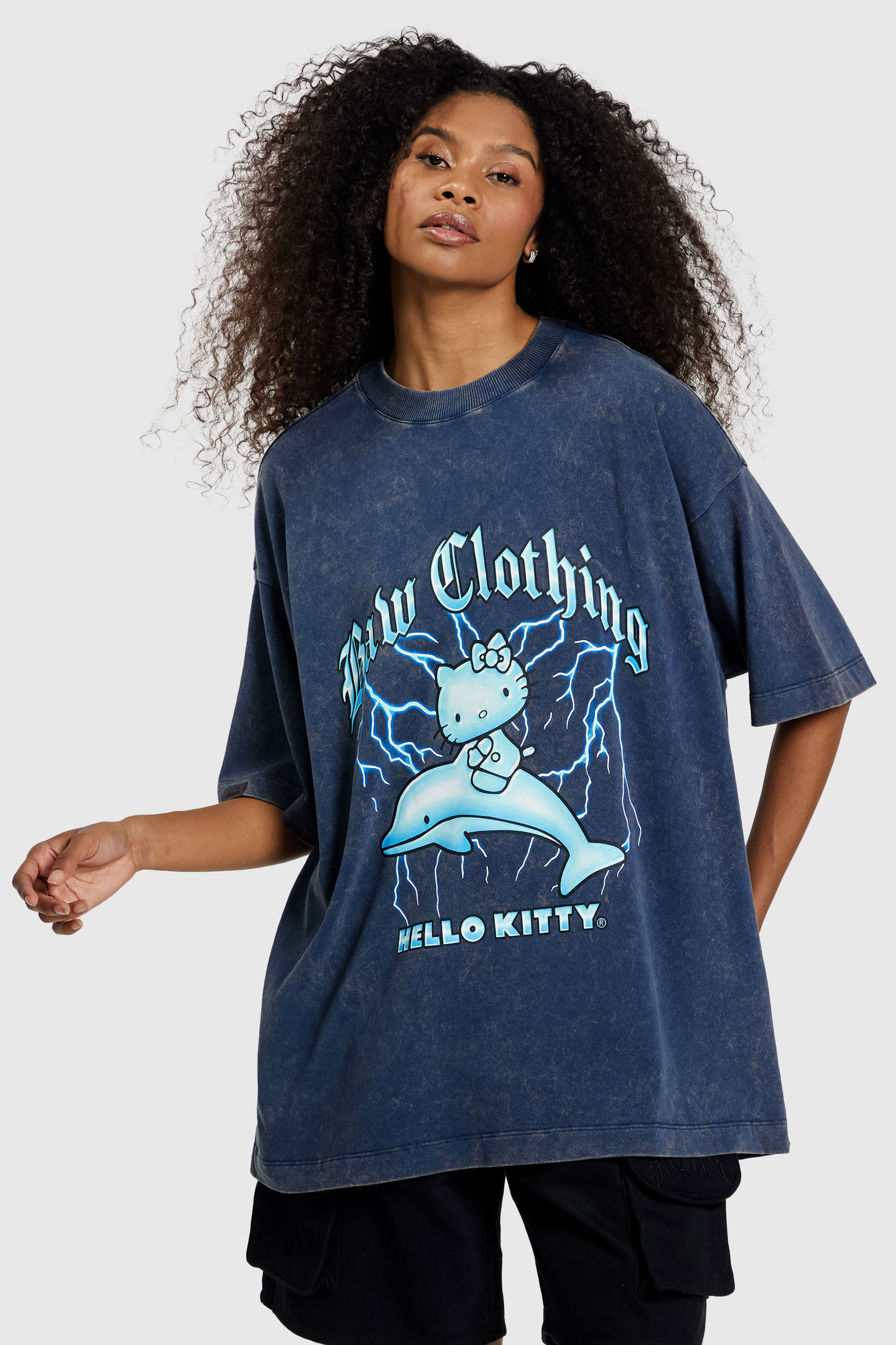 Camiseta New Over Dolphin Baw X H. Kitty