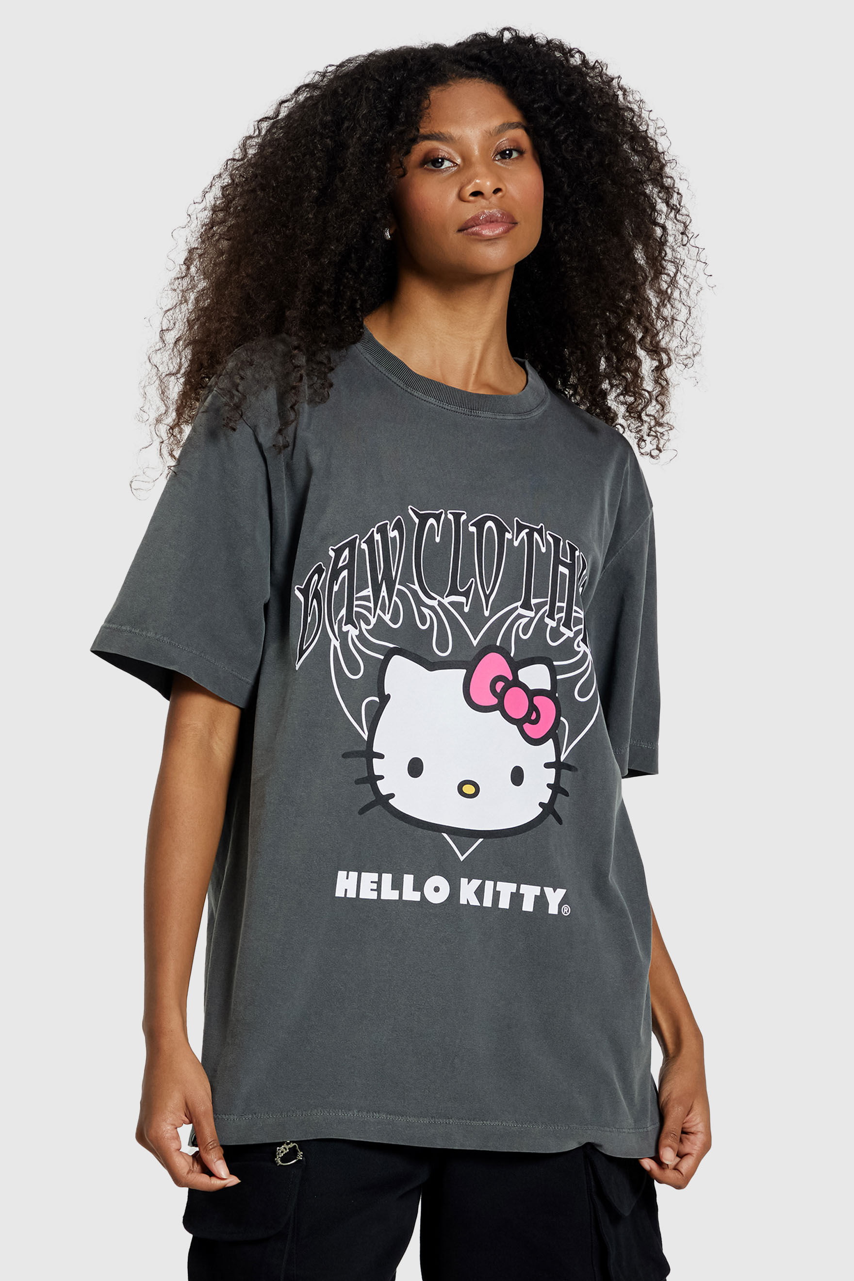 Camiseta Regular Heart Baw X Hello Kitty